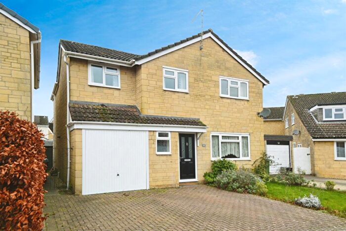 5 Bedroom Detached House For Sale In Lansdowne Crescent, Derry Hill, Calne, SN11