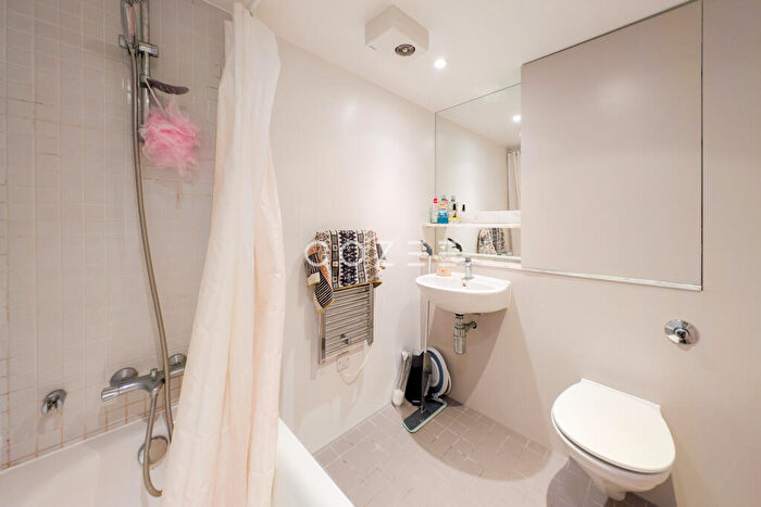 1 Bedroom Flat To Rent In Deals Gateway, Deptford, SE13