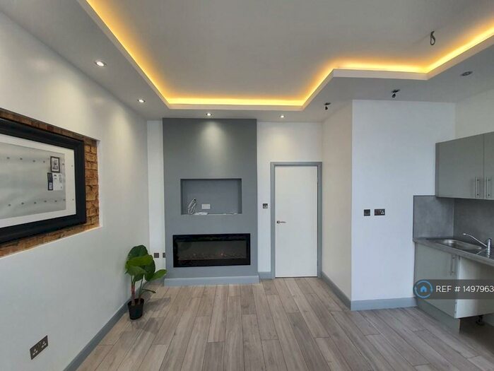 1 Bedroom Flat To Rent In Green Lanes, London, N16