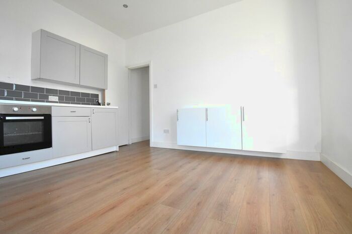 3 Bedroom Flat To Rent In Drayton Road, Portsmouth, PO2