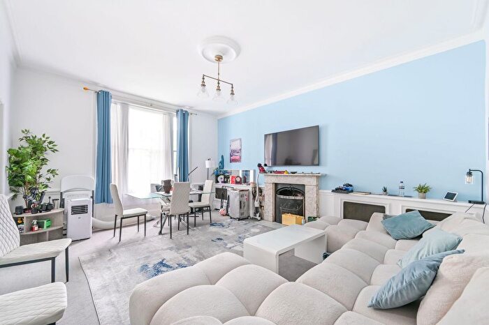 2 Bedroom Flat To Rent In Elsham Road, Holland Park, London, W14