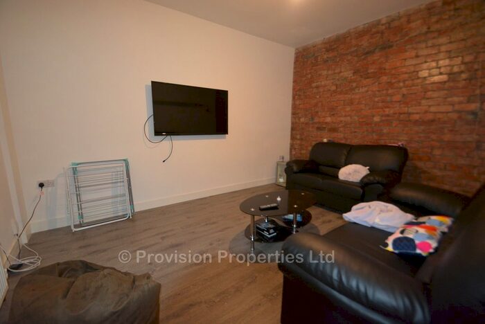 5 Bedroom End Of Terrace House To Rent In Royal Park Grove, Hyde Leeds, LS6
