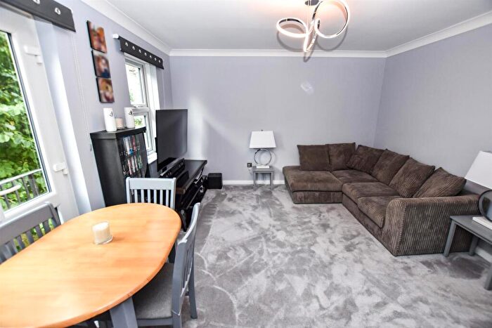 2 Bedroom Apartment To Rent In Tallow Gate, South Woodham Ferrers, CM3