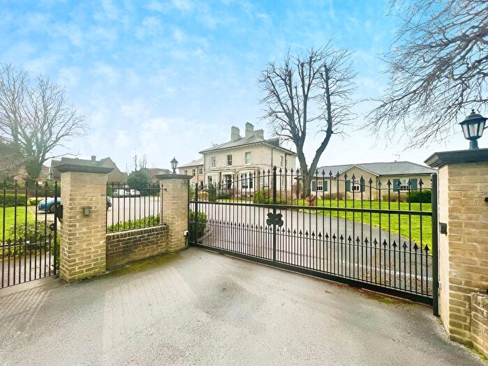 3 Bedroom Flat For Sale In Fulford Chase, York, YO10