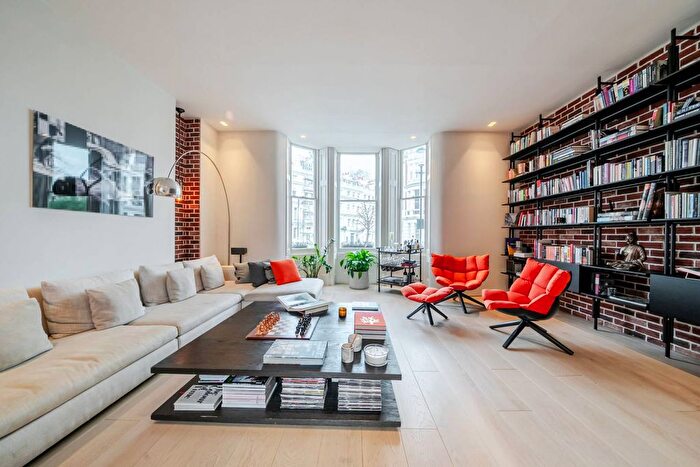 3 Bedroom Maisonette For Sale In Stanley Crescent, Notting Hill, London, W11