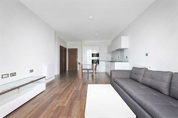 1 Bedroom Flat To Rent In Hornbeam House, London, Quebec Way, SE16