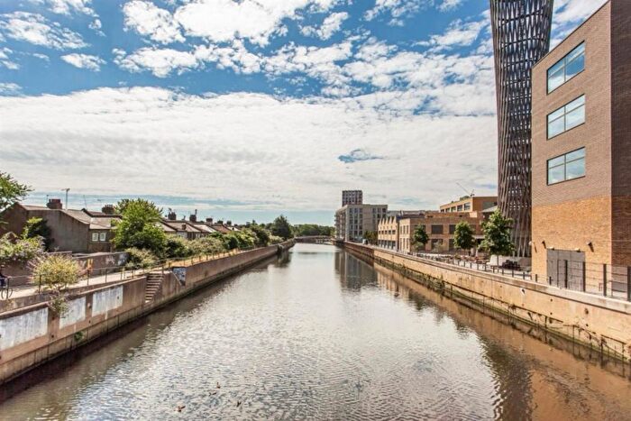 1 Bedroom Flat For Sale In The Lock, High Street, Stratford, E15
