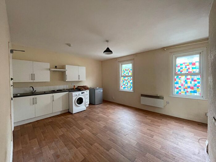 Studio To Rent In Ashburnham Road, Luton, LU1