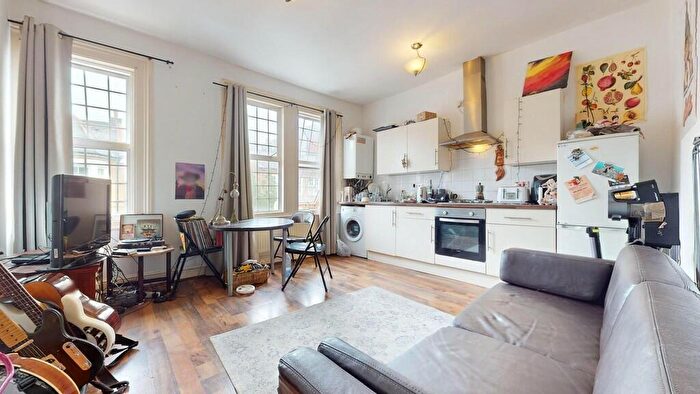 2 Bedroom Flat To Rent In Hilsea Street, E5