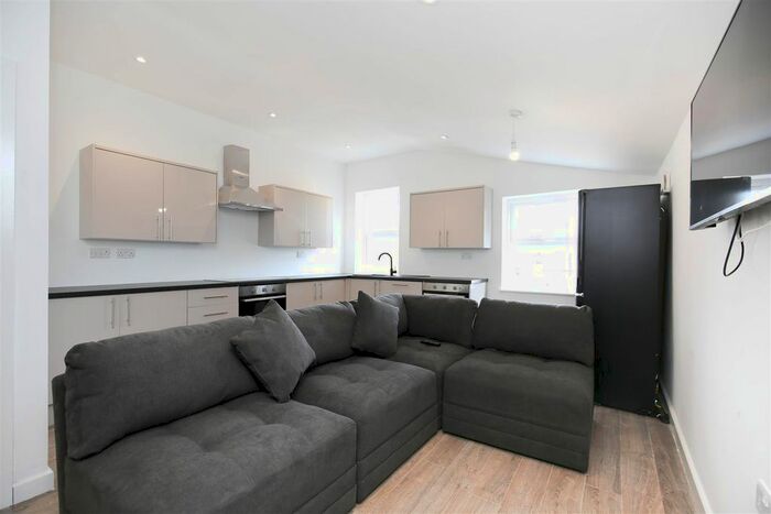 5 Bedroom Flat To Rent In Osborne Road, Jesmond NE2