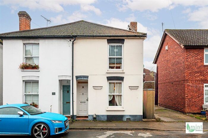 2 Bedroom Property For Sale In Albert Road, Addlestone, KT15