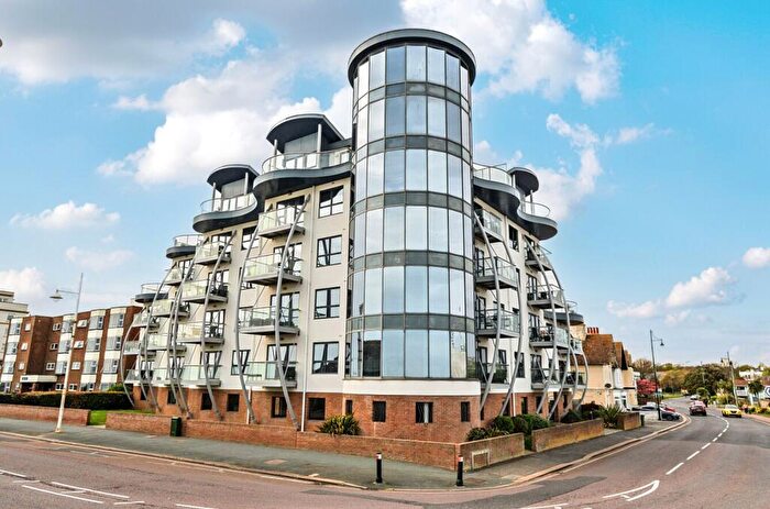 2 Bedroom Flat For Sale In The Esplanade, Compass Point The Esplanade, PO21