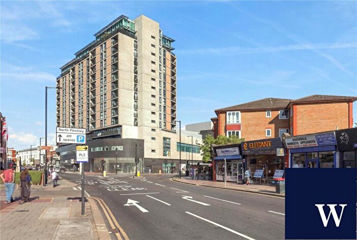 2 Bedroom Apartment For Sale In Kingsway, North Finchley, London, N12