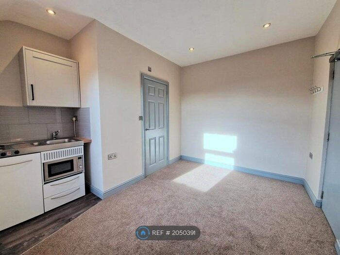 1 Bedroom Flat To Rent In Station Road, Northfield, Birmingham, B31