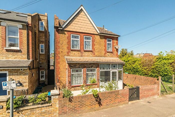 4 Bedroom Detached House For Sale In Park Road, Colliers Wood, SW19