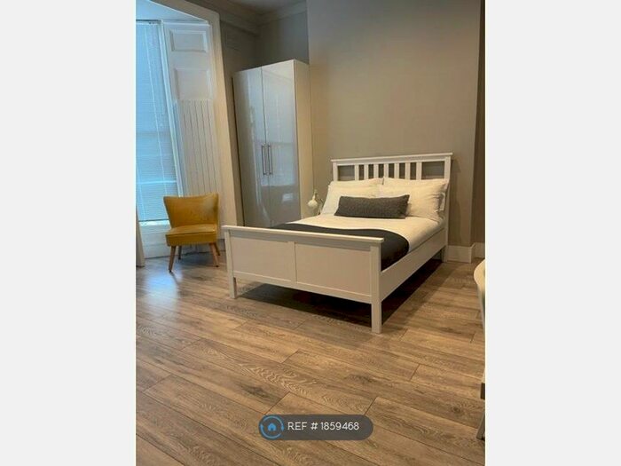 Studio To Rent In London, London, N4