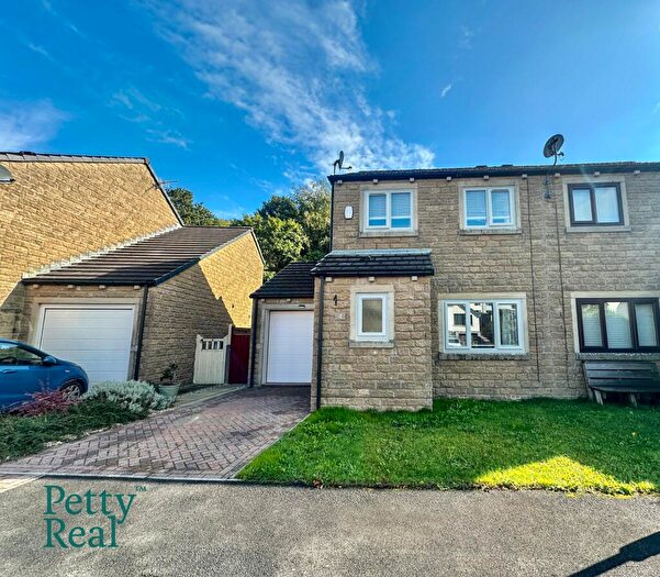 3 Bedroom Semi-Detached House For Sale In Beckside Close, Trawden, BB8