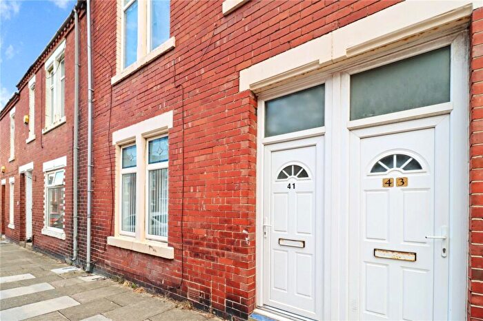 2 Bedroom Flat To Rent In Brabourne Street, South Shields, Tyne And Wear, NE34