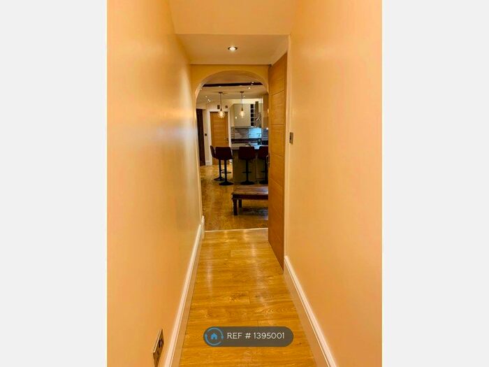 2 Bedroom Flat To Rent In Blue Anchor Lane, London, SE16