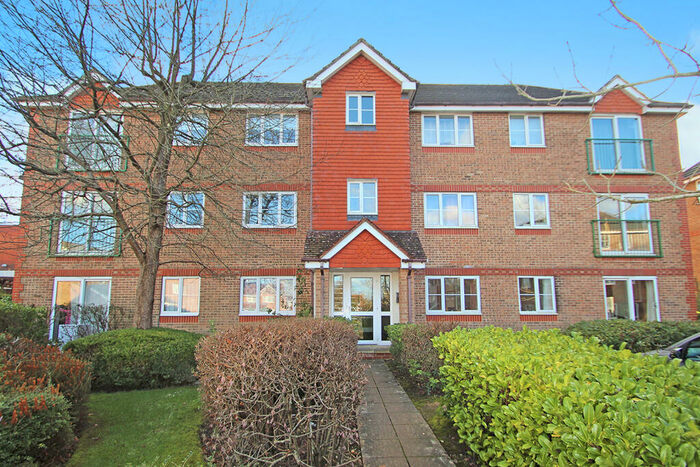 1 Bedroom Flat To Rent In Maidenbower, RH10