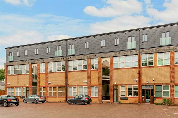1 Bedroom Flat To Rent In Woodland Court, Soothouse Spring, St Albans, Herts, AL3