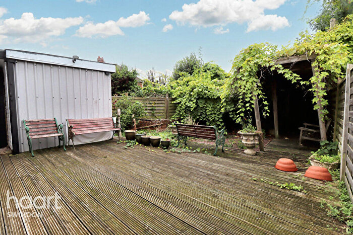 3 Bedroom Terraced House For Sale In Copse Avenue, Swindon, SN1