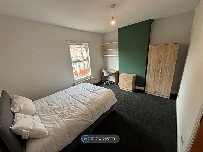 4 Bedroom Terraced House To Rent In Hightown Road, Wrexham, LL13