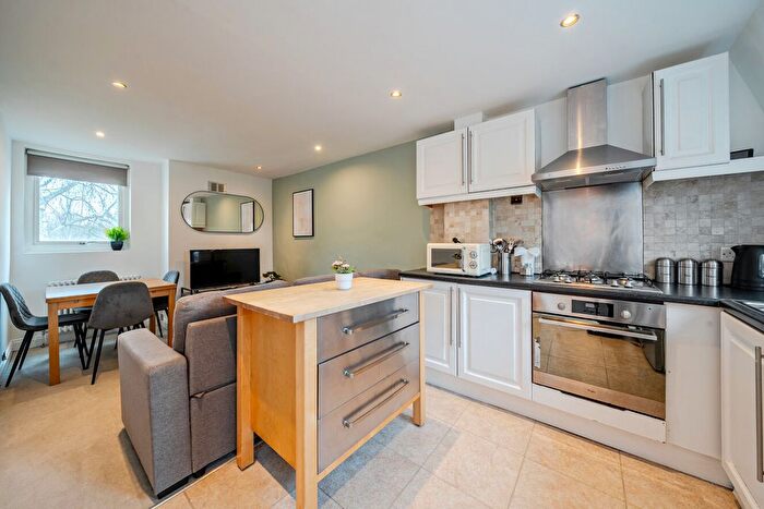 1 Bedroom Flat To Rent In Earlsfield Road, Earlsfield, London, SW18