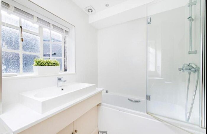 2 Bedroom Apartment To Rent In Allsop Place, Marylebone, London, NW1