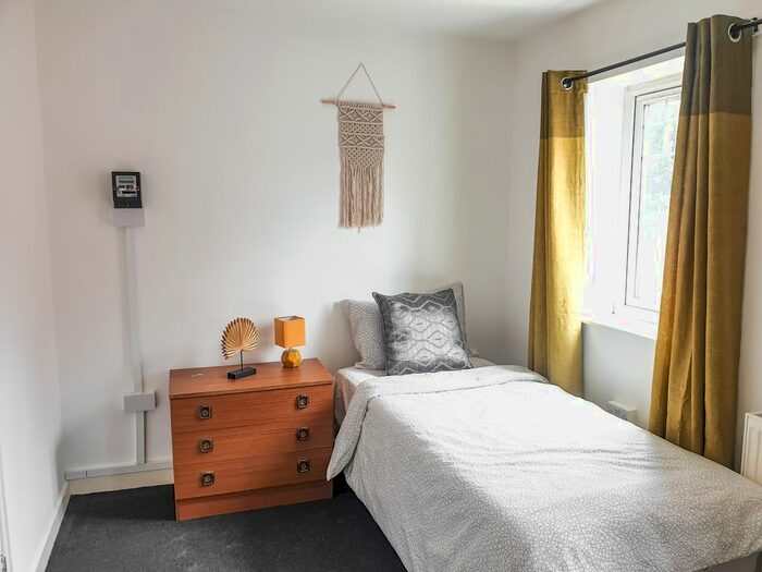 Studio To Rent In Walsall Road, Darlaston, WS10