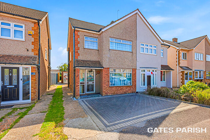 3 Bedroom Semi-Detached House For Sale In Lakeside, Rainham, RM13