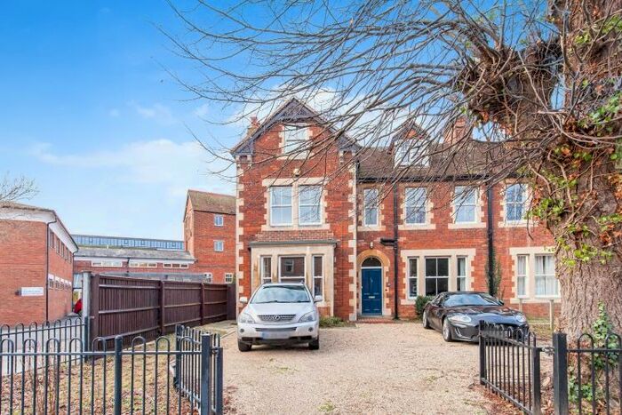 6 Bedroom Semi-Detached House To Rent In St. Johns Road, Abingdon OX14