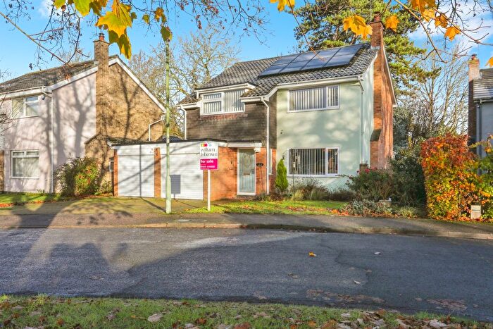 4 Bedroom Detached House For Sale In Pine View Close, Stowmarket, IP14