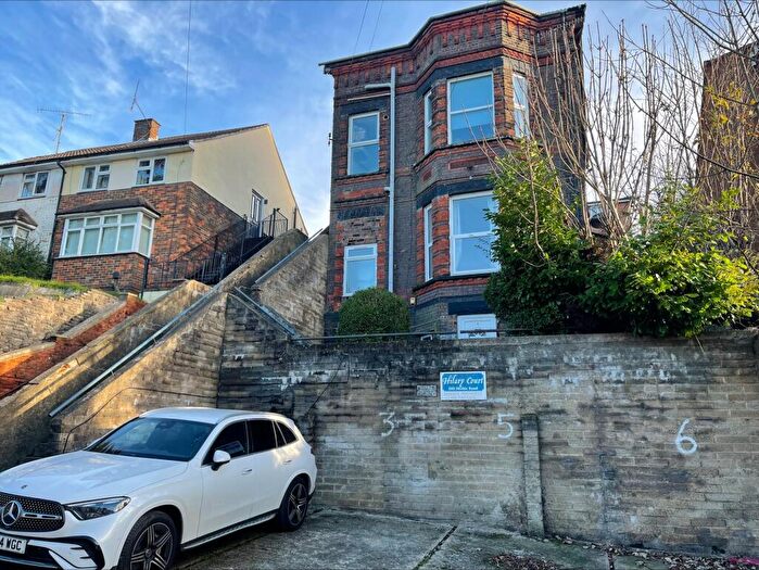 1 Bedroom Flat To Rent In Hilary Court, Hitchin Road, LU2