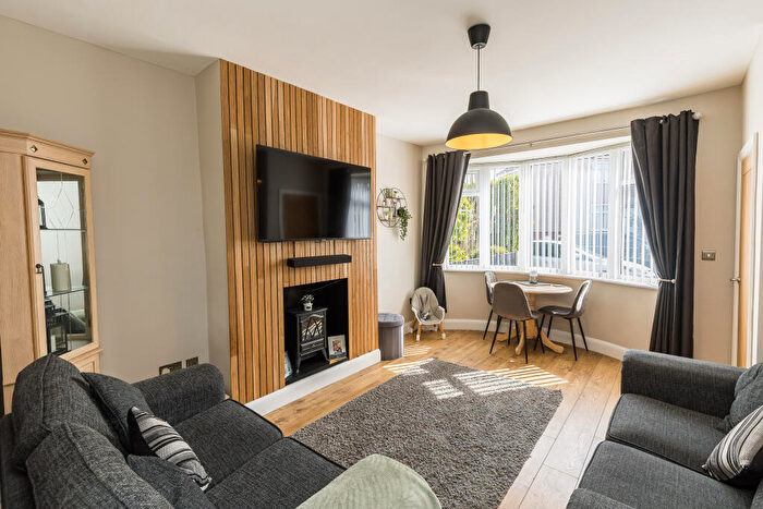 3 Bedroom Semi-Detached House For Sale In St. Johns Road, Wrexham, LL13 - Photo 2