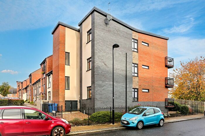 2 Bedroom Flat For Sale In Paris Court, Stoke-On-Trent, ST1