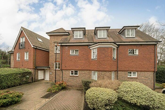 2 Bedroom Flat To Rent In Wey Road, Weybridge, KT13