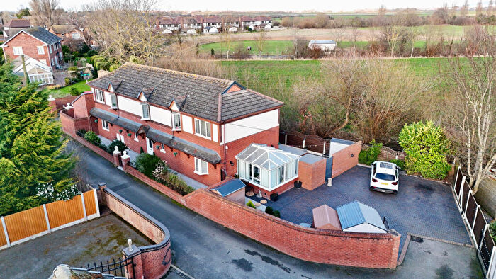 6 Bedroom Detached House For Sale In Gwellyn Avenue, Kinmel Bay, LL18