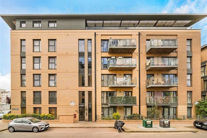 2 Bedroom Flat To Rent In Dragmore Street, Balham, SW4