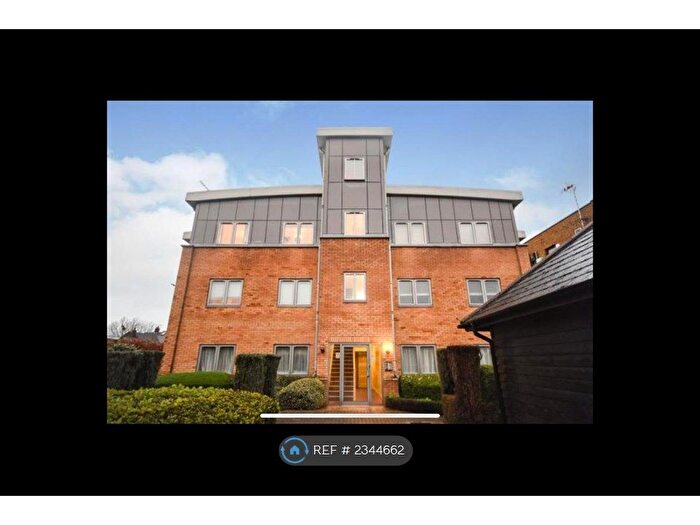 2 Bedroom Flat To Rent In Lynmouth Gardens, Chelmsford, CM2