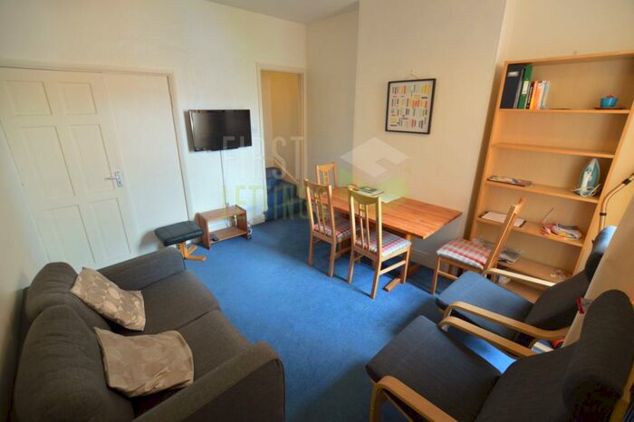 2 Bedroom Terraced House To Rent In Bulwer Road, Leicester, LE2