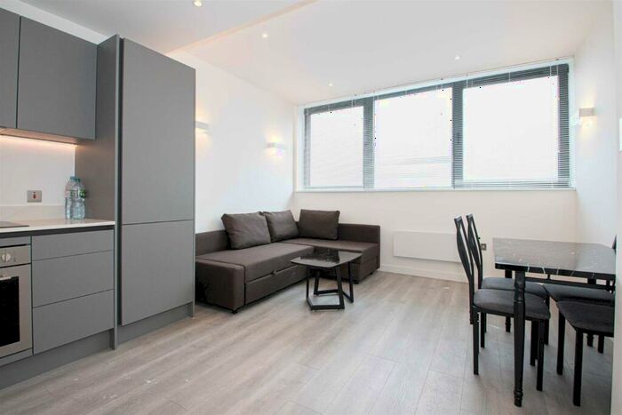 1 Bedroom Apartment To Rent In Capital Drive, Linford Wood, MK14