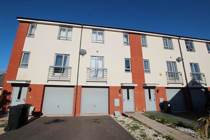 6 Bedroom Town House To Rent In Great Copsie Way - Cheswick Village, BS16