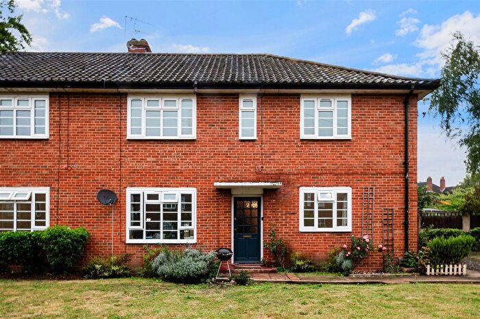 2 Bedroom Maisonette To Rent In Richmond Road, London, SW20