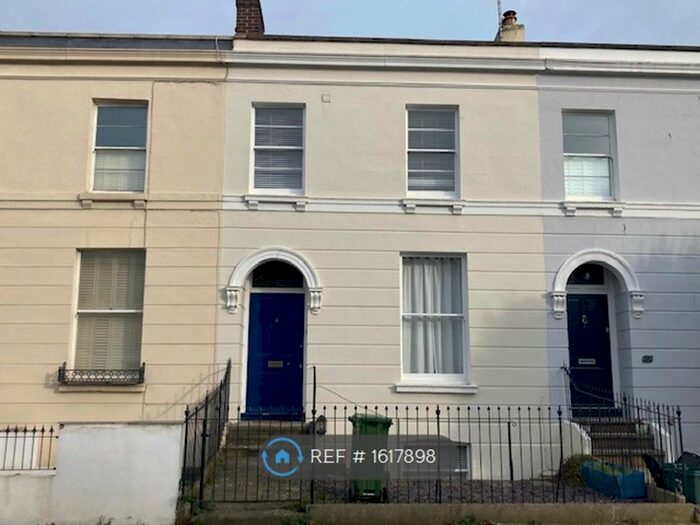 3 Bedroom Terraced House To Rent In St. James Square, Cheltenham, GL50