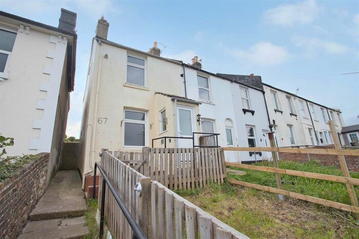 2 Bedroom Property To Rent In Tower Hill, Dover, CT17