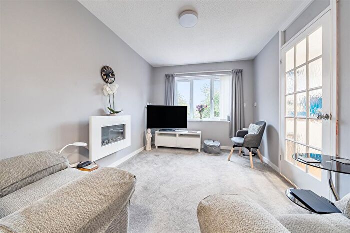 1 Bedroom Flat For Sale In Avonlea Court, Cloverdale Drive, Longwell Green, Bristol, BS30