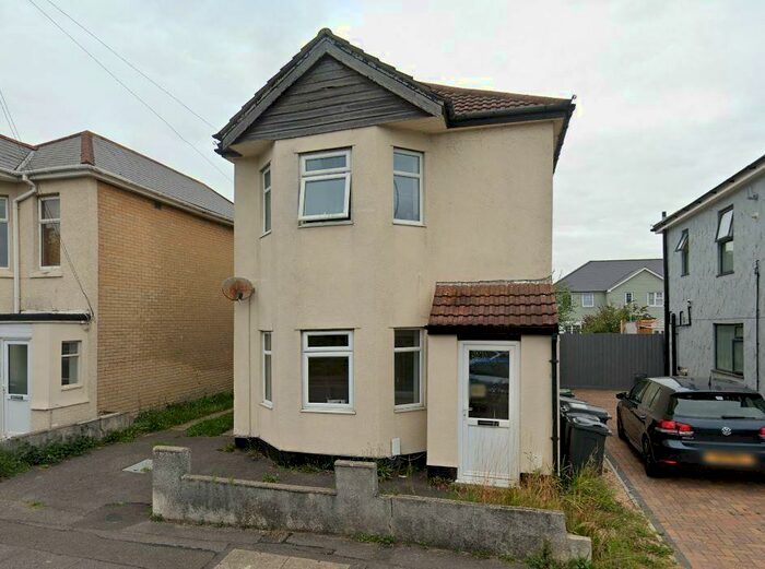 6 Bedroom Detached House To Rent In Student House On Columbia Road, BH10