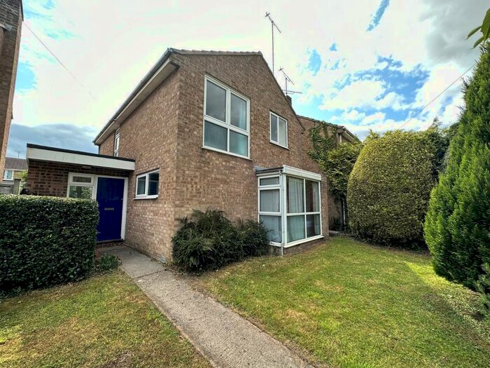 4 Bedroom Semi-Detached House To Rent In Swindon Lane, Cheltenham, Gloucestershire, GL50