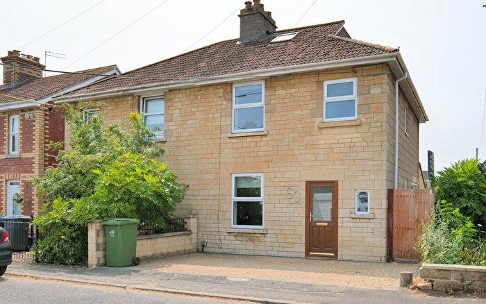 4 Bedroom Semi-Detached House For Sale In Dunch Lane, Melksham, SN12